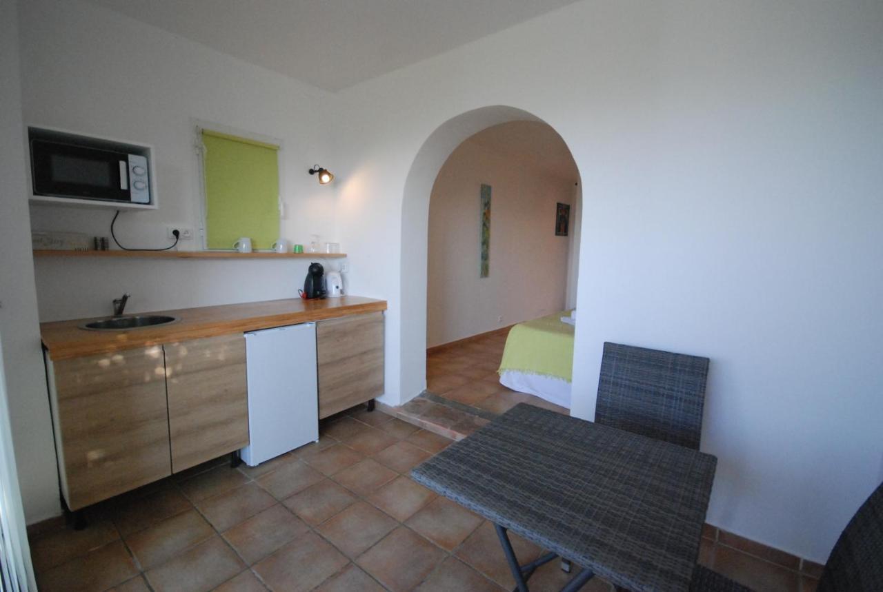 Aloasis Bed & Breakfast Grimaud Bagian luar foto