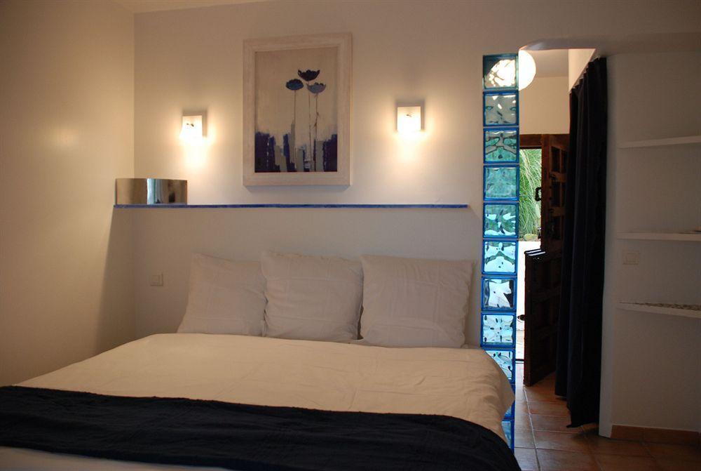 Aloasis Bed & Breakfast Grimaud Bagian luar foto