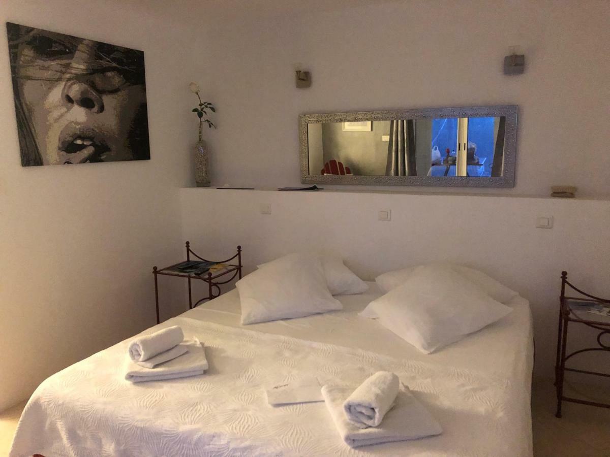 Aloasis Bed & Breakfast Grimaud Bagian luar foto
